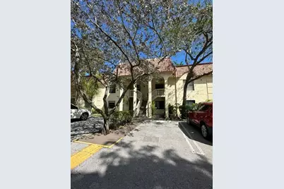132 S Cypress Road #523, Pompano Beach, FL 33060 - Photo 2
