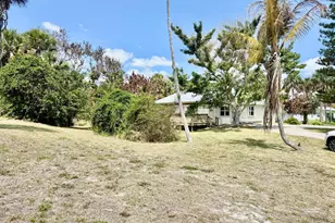 4507 S Indian River Dr, Fort Pierce, FL 34982 - Photo 4
