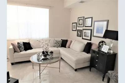 1900 Oceanwalk Lane #117, Lauderdale by the Sea, FL 33062 - Photo 4