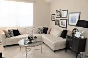1900 Oceanwalk Ln, Lauderdale by the Sea, FL 33062 - Photo 4