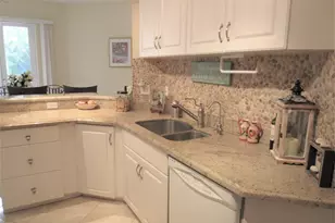 1900 Oceanwalk Ln, Lauderdale by the Sea, FL 33062 - Photo 10