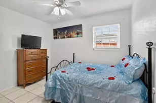 1411 NW 89th Ave, Pembroke Pines, FL 33024 - Photo 28