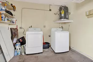 1411 NW 89th Ave, Pembroke Pines, FL 33024 - Photo 32