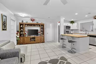1411 NW 89th Ave, Pembroke Pines, FL 33024 - Photo 4