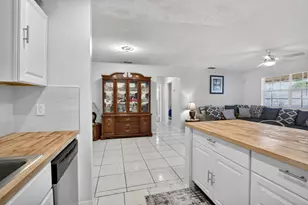 1411 NW 89th Ave, Pembroke Pines, FL 33024 - Photo 8