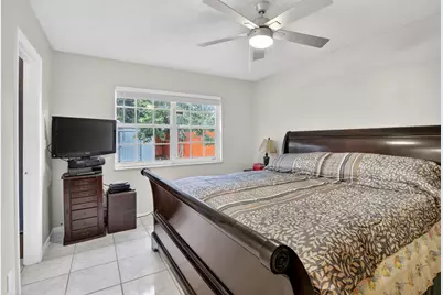1411 NW 89th Avenue, Pembroke Pines, FL 33024 - Photo 24