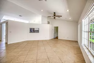 252 Moccasin Trail W, Jupiter, FL 33458 - Photo 6