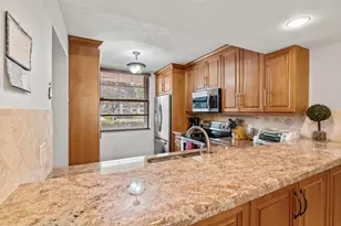1713 Whitehall Dr, Davie, FL 33324 - Photo 12