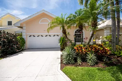 264 Canterbury Drive, Palm Beach Gardens, FL 33418 - Photo 4