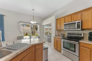 107 Sycamore Dr, Royal Palm Beach, FL 33411 - Photo 16