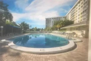 4350 Hillcrest Dr, Hollywood, FL 33021 - Photo 14