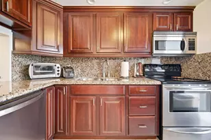 3221 NE 8th St, Pompano Beach, FL 33062 - Photo 10