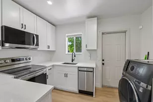 2943 NW 13th St, Fort Lauderdale, FL 33311 - Photo 6