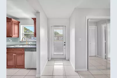 417 SW Natura Avenue #B, Deerfield Beach, FL 33441 - Photo 2