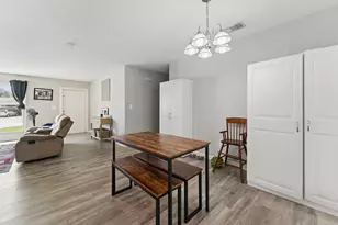 1802 SE Vesthaven Ct, Port Saint Lucie, FL 34952 - Photo 8