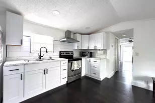 182 Plantation Blvd, Greenacres, FL 33467 - Photo 4