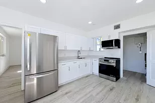 10235 SW 177th St, Miami, FL 33157 - Photo 4