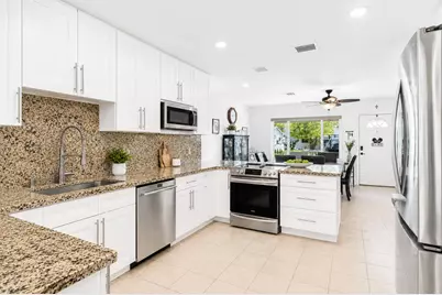 262 SW 8th Street, Dania Beach, FL 33004 - Photo 14