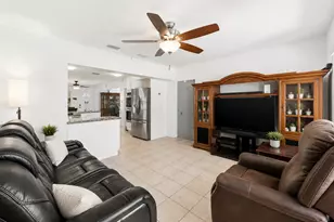 262 SW 8th St, Dania Beach, FL 33004 - Photo 10