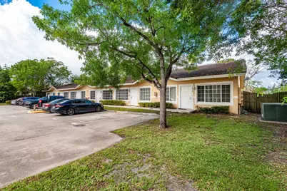 3838 SW 48th Avenue #3838, Hollywood, FL 33023 - Photo 2