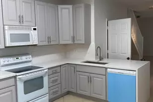3909 Tree Top Dr, Weston, FL 33332 - Photo 2