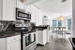 107 N Swinton Cir, Delray Beach, FL 33444 - Photo 14