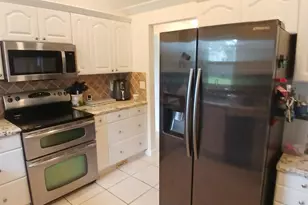 6640 Plymouth Dr N, Lantana, FL 33462 - Photo 12