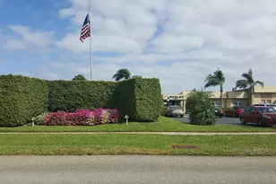 2916 Crosley Dr E, West Palm Beach, FL 33415 - Photo 14