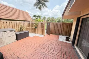 825 Center St, Jupiter, FL 33458 - Photo 6