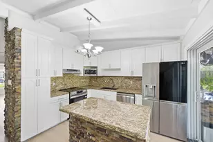 2549 Flamingo Ln, Fort Lauderdale, FL 33312 - Photo 8