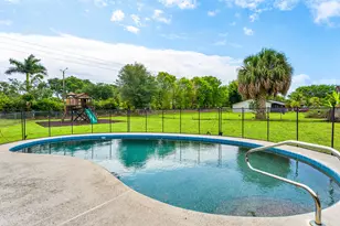 206 Parkwood Dr S, Royal Palm Beach, FL 33411 - Photo 18