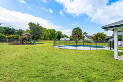 206 Parkwood Drive S, Royal Palm Beach, FL 33411 - Photo 20