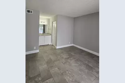 700 Executive Center Drive #23, West Palm Beach, FL 33401 - Photo 14