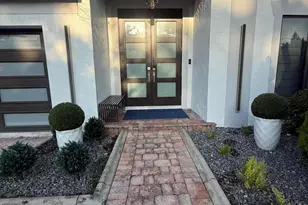 7670 Live Oak Dr, Coral Springs, FL 33065 - Photo 2