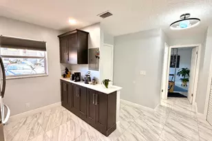 201 Lake Dora Dr, West Palm Beach, FL 33411 - Photo 4