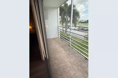314 Dorset H, Boca Raton, FL 33434 - Photo 10