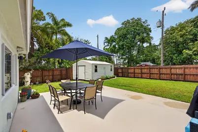 451 NE 48th Court, Oakland Park, FL 33334 - Photo 38