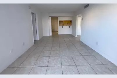 1095 W 77th Street #202, Hialeah, FL 33014 - Photo 2