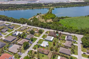 1573 SW Dycus Ave, Port Saint Lucie, FL 34953 - Photo 34