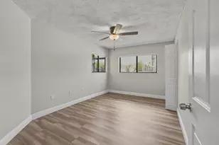 468 NE 206th Ln, Miami, FL 33179 - Photo 8