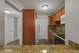 468 NE 206th Ln, Miami, FL 33179 - Photo 6