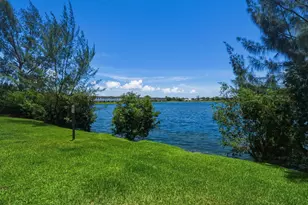 468 NE 206th Ln, Miami, FL 33179 - Photo 14