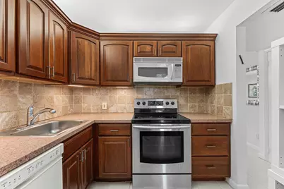 20500 W Country Club Drive #210, Aventura, FL 33180 - Photo 32