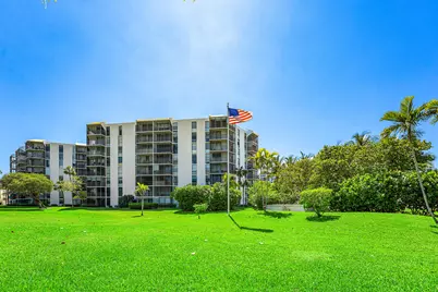 20500 W Country Club Drive #210, Aventura, FL 33180 - Photo 1