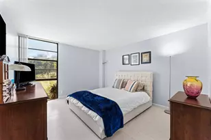 20500 W Country Club Dr, Aventura, FL 33180 - Photo 10
