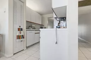 1200 SW 124th Terrace, Pembroke Pines, FL 33027 - Photo 4