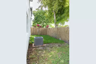 5920 S Golden Beauty Lane, Tamarac, FL 33321 - Photo 20