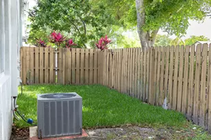 5920 S Golden Beauty Ln, Tamarac, FL 33321 - Photo 20