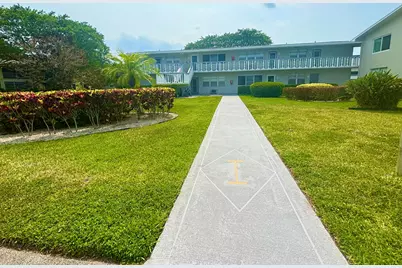203 Farnham I #203, Deerfield Beach, FL 33442 - Photo 2