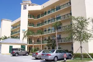 27 Royal Palm Way, Boca Raton, FL 33432 - Photo 1